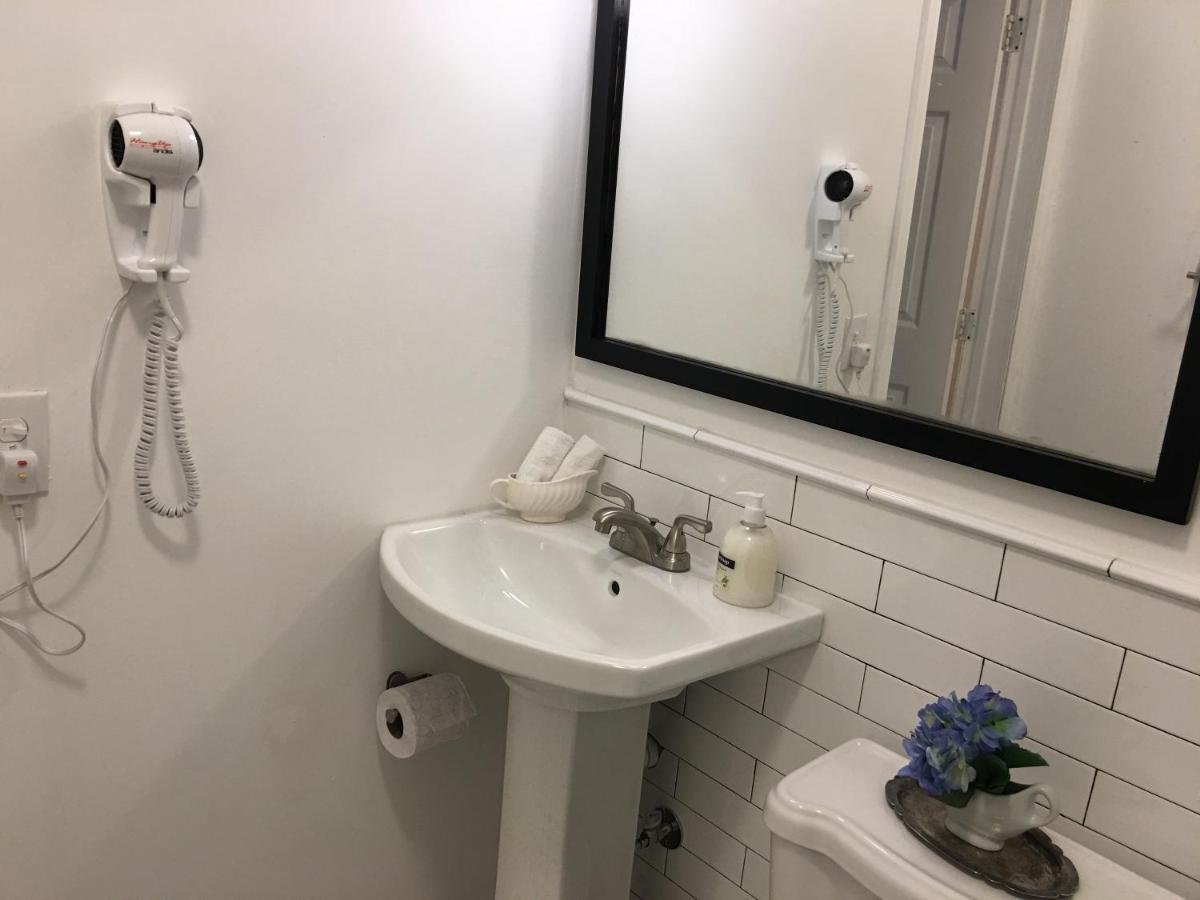 Private Studio Blocks From Coconut Grove 마이애미 외부 사진