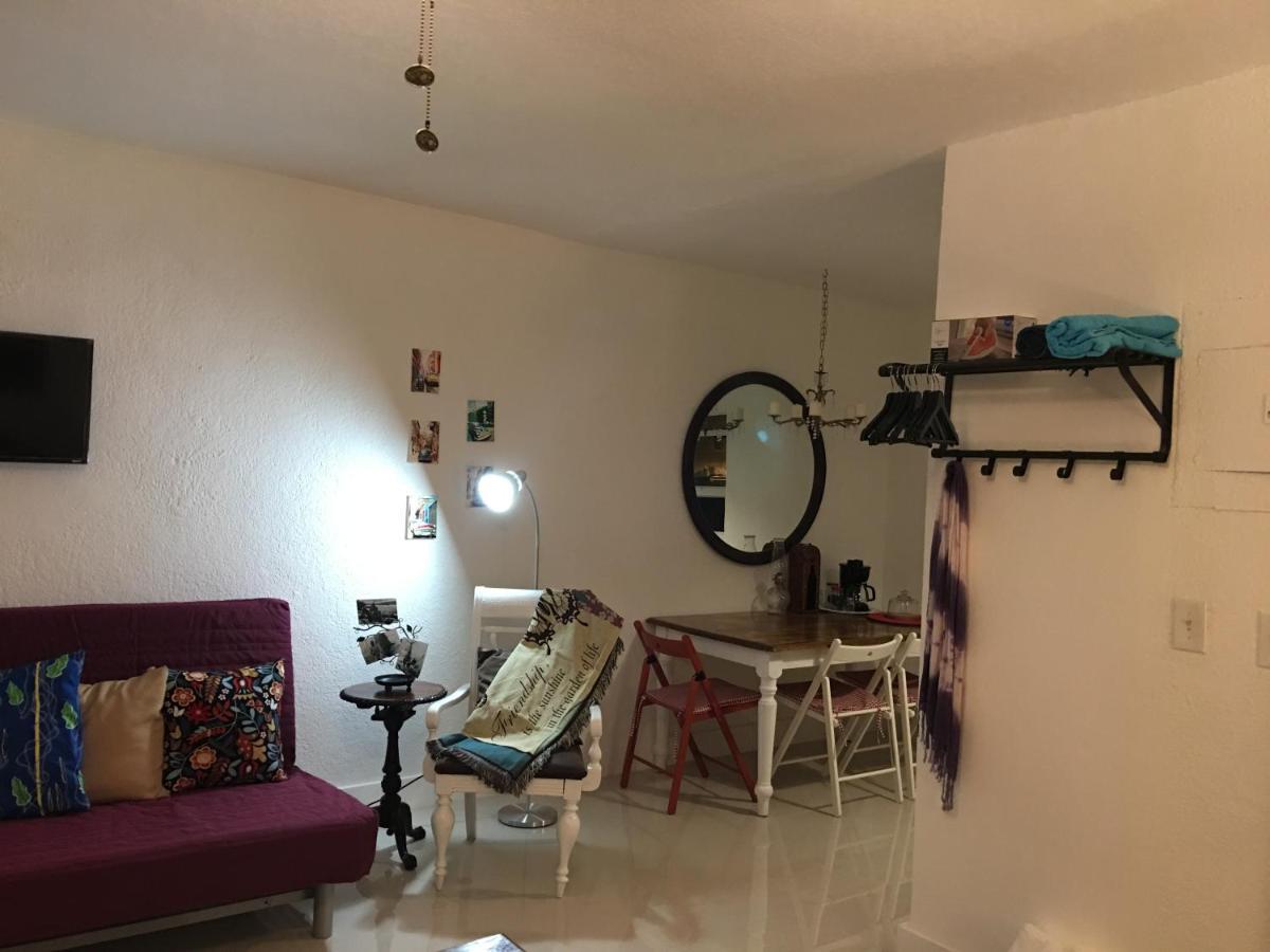 Private Studio Blocks From Coconut Grove 마이애미 외부 사진