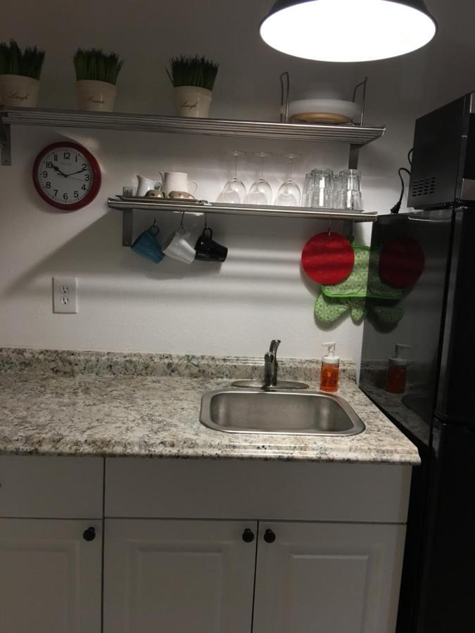 Private Studio Blocks From Coconut Grove 마이애미 외부 사진