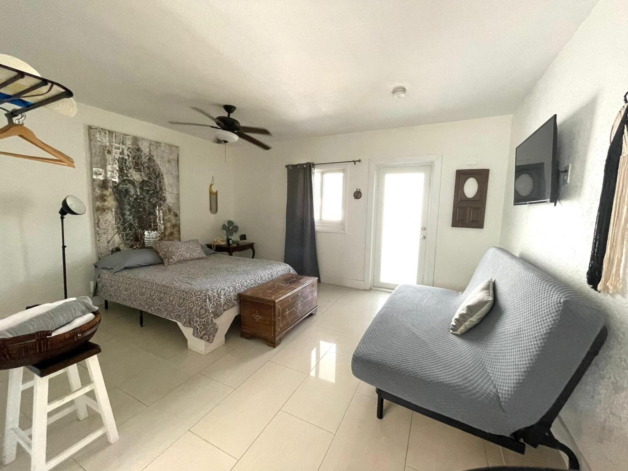 Private Studio Blocks From Coconut Grove 마이애미 외부 사진
