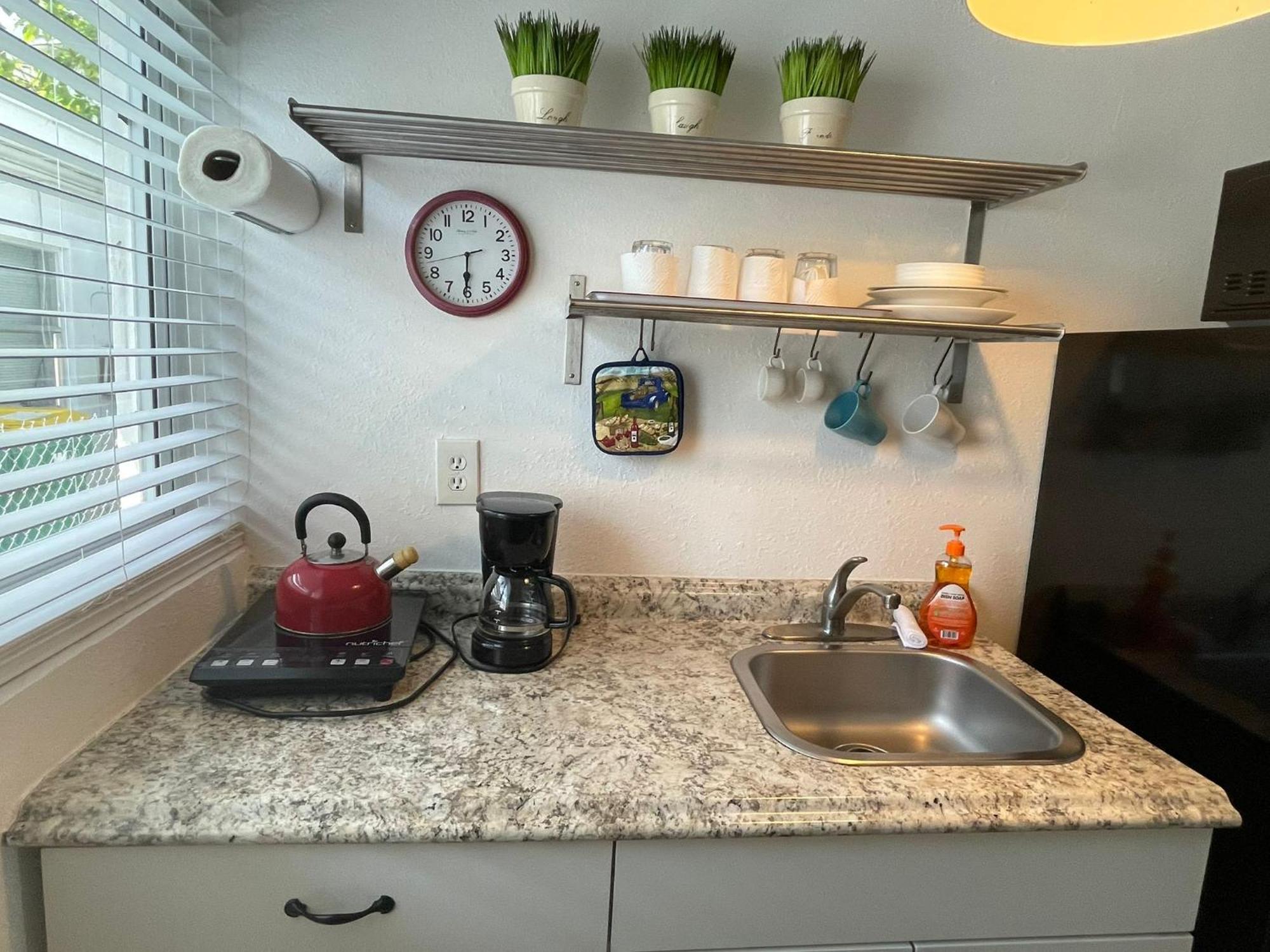 Private Studio Blocks From Coconut Grove 마이애미 외부 사진